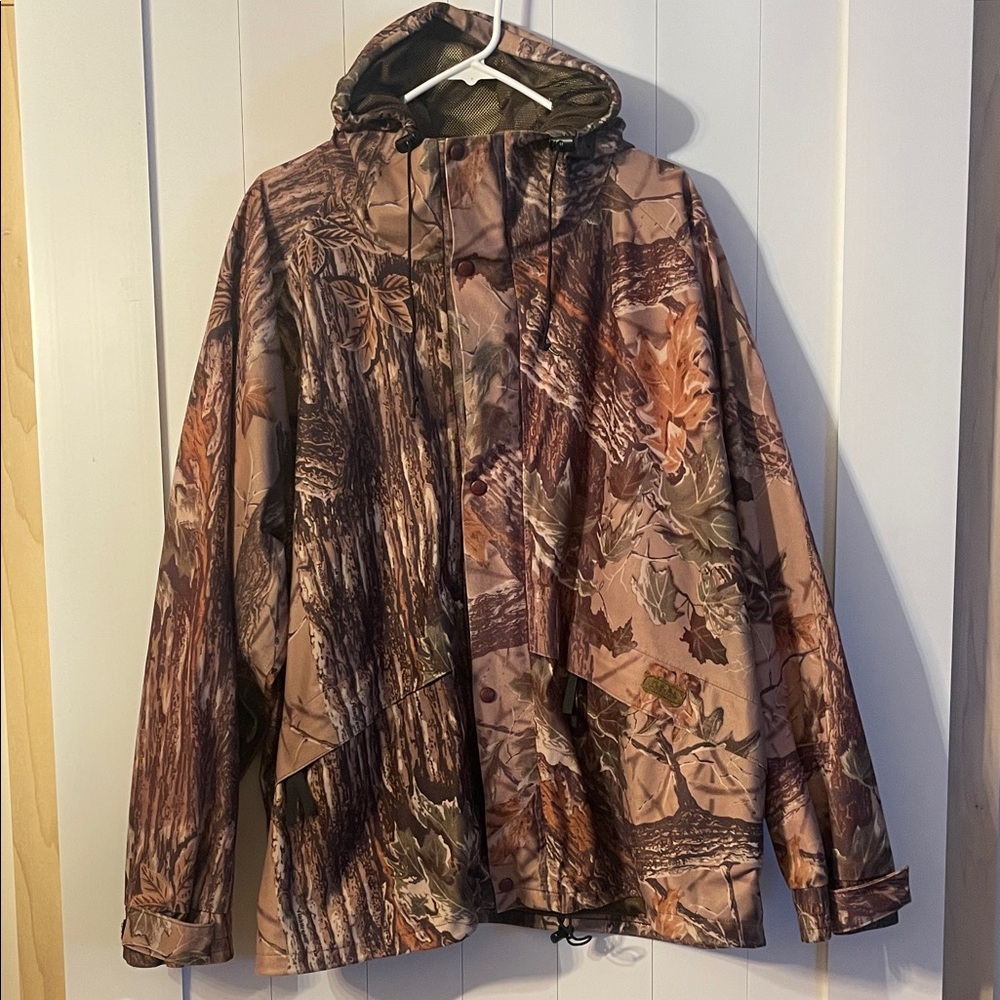 Cabela's Whitetail Clothing Camouflage Jacket